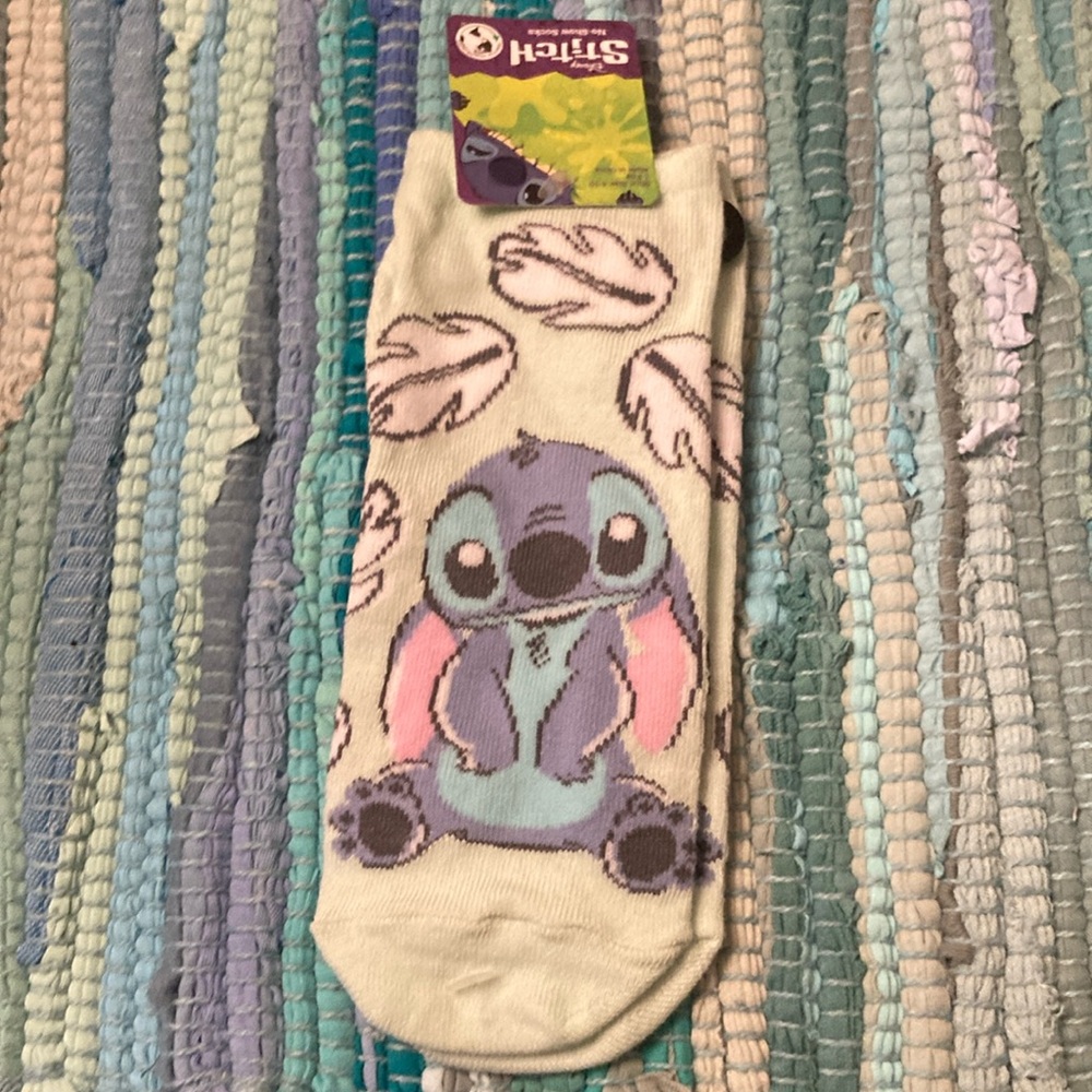 NWT no show Stitch women’s socks size 4-10